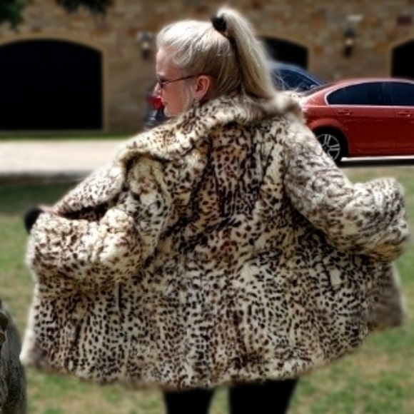 Gorgeous Rabbit Fur Coat with Bobcat Print sz Sm - Picture 13 of 17